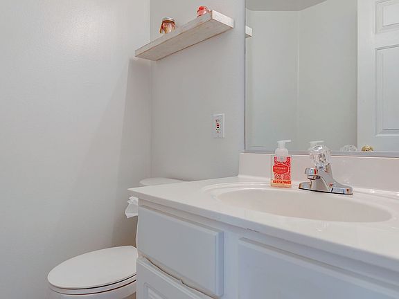 5th image of 1206 Briarstone Dr