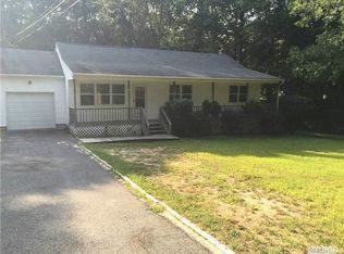 22 Red Maple Rd, Ridge, NY 11961