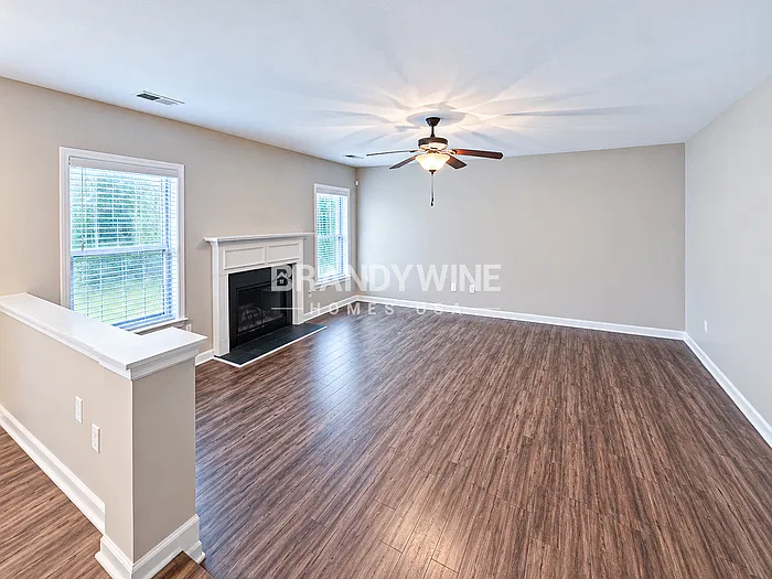 4 bed, 3.0 bath, 3268 sqft, $2,825 — Photo 4