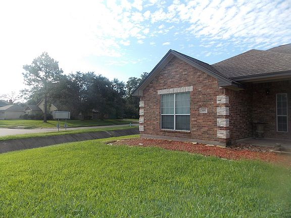 3rd image of 101 Silver Bay Ln