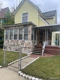 1st image of 5644 Loraine St