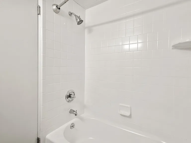1536 Vine St — Photo 10