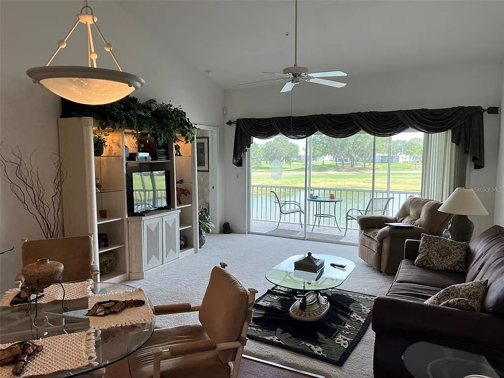 2 bed, 2.0 bath, 1346 sqft, $2,700 — Photo 4