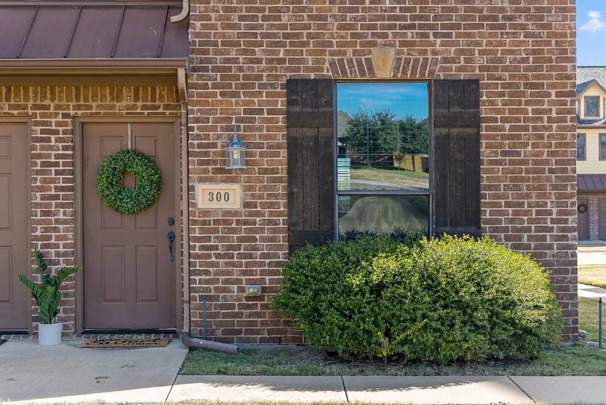11118 Marion Rd — Photo 3