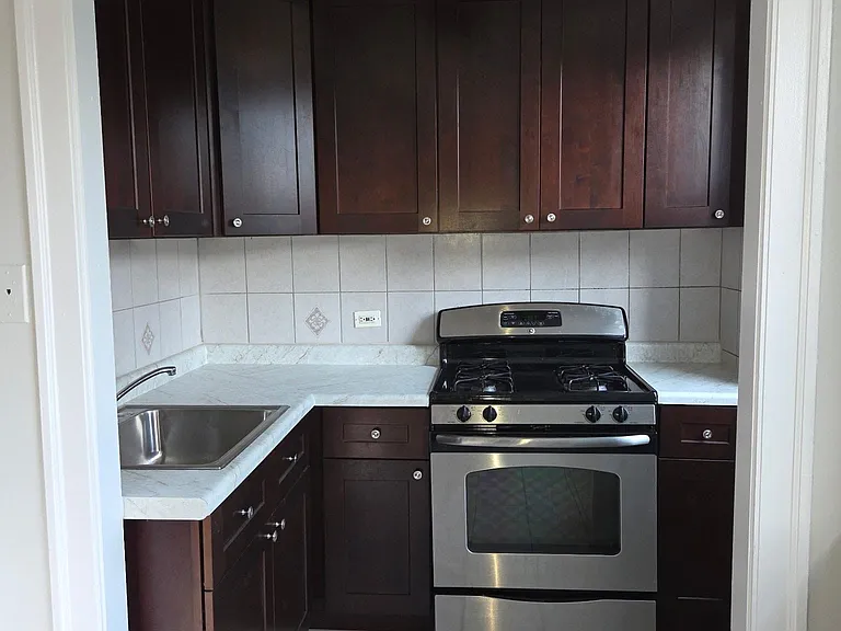 7460 N Ashland Ave #1 — Photo 1