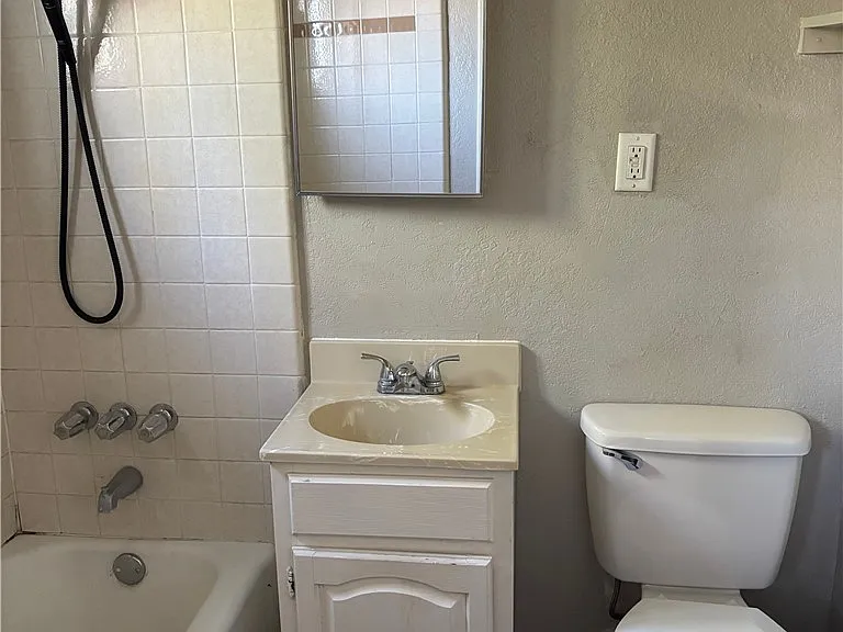 210 Tungsten St #3 — Photo 2