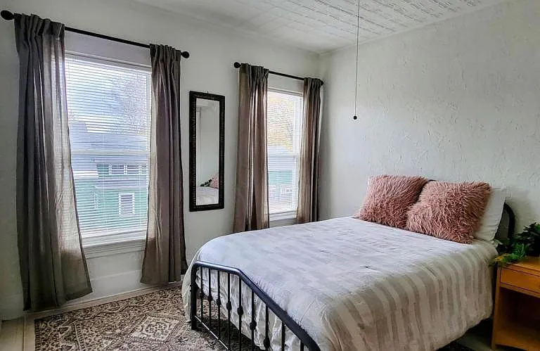 35-37 Washington Ave #2 — Photo 1