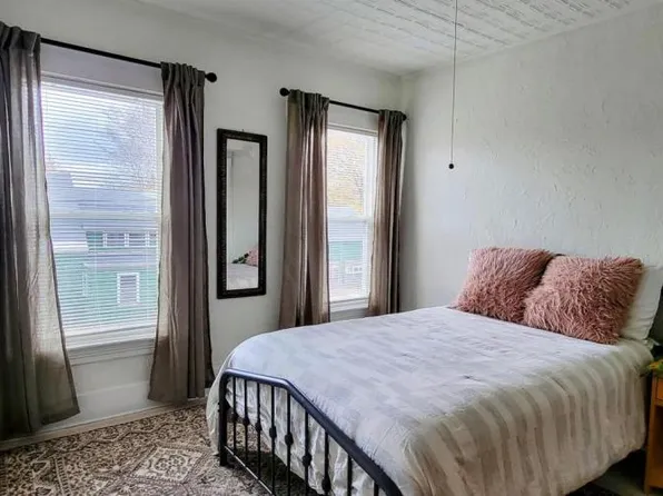 35-37 Washington Ave APT 2, Keene, NH 03431