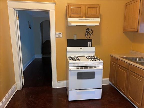 4th image of 2218 S Salcedo St