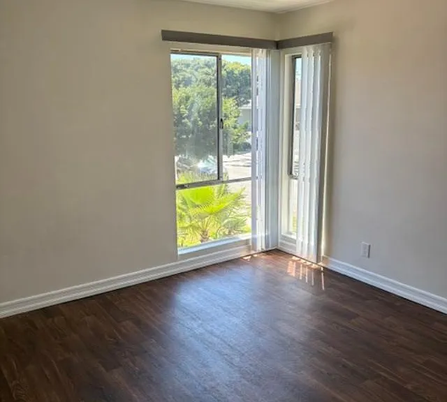 4-1170 Rutland Rd #4 — Photo 5