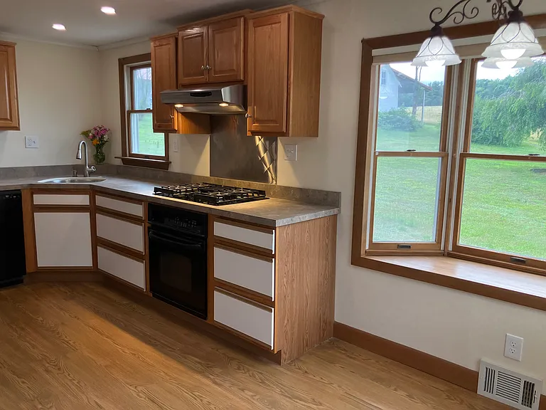 175 1st Crown Point Rd — Photo 16