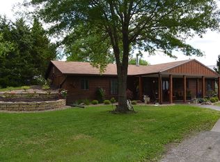 5042 NE Shaffer Rd, Topeka, KS 66617