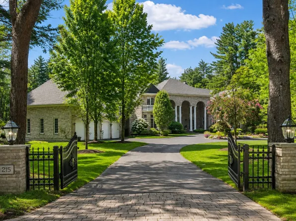215 Monument Farm Rd, Concord, MA 01742