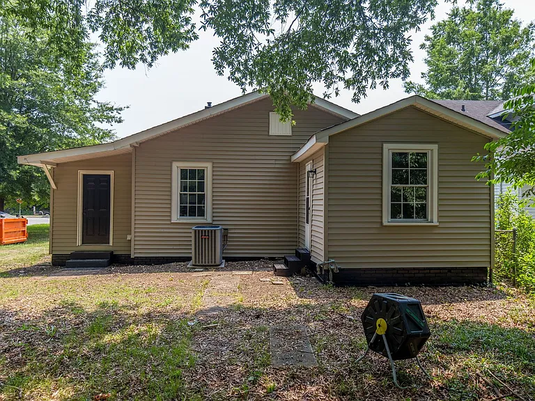 1320 W Friendly Ave — Photo 29
