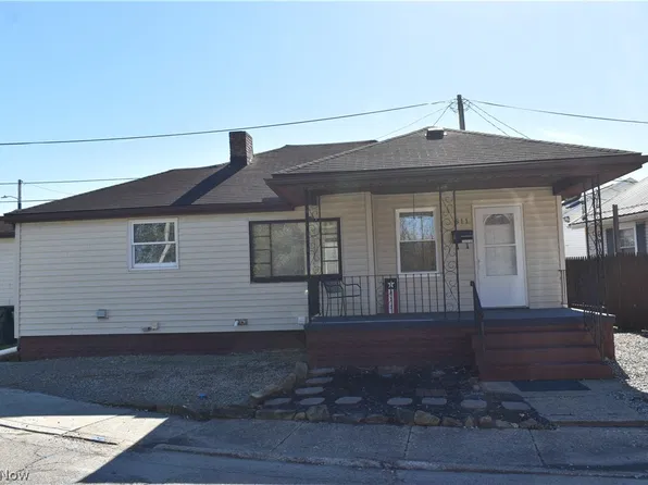 811 Grandview Ave, Coshocton, OH 43812