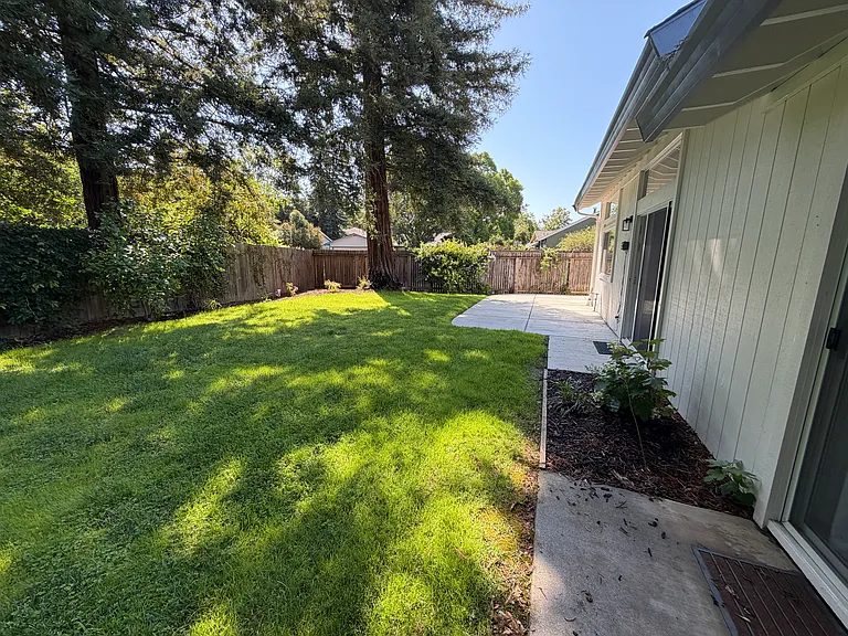 1260 Evans Ct — Photo 27