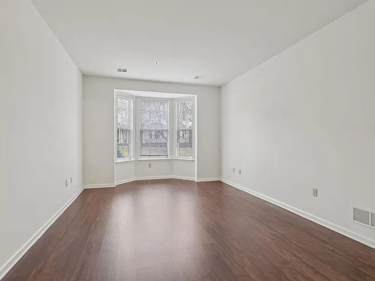 Autumn Park Apartments — Photo 47