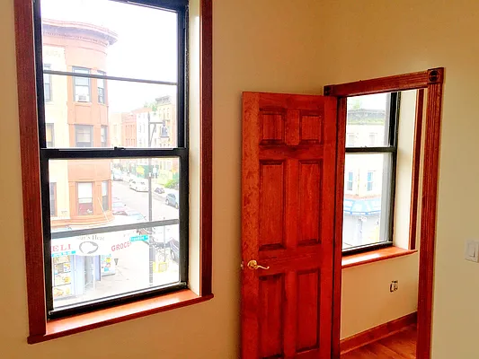 Rented by Rapid Realty Cobble Hill | media 103