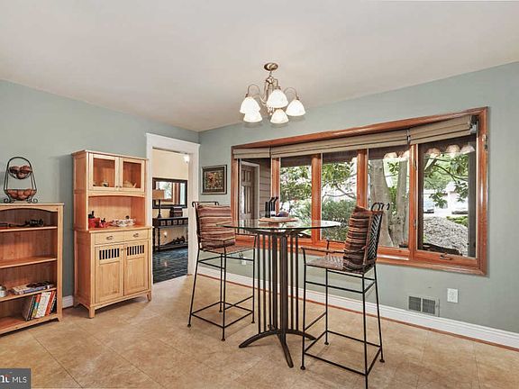 5th image of 3413 Frenora Ct