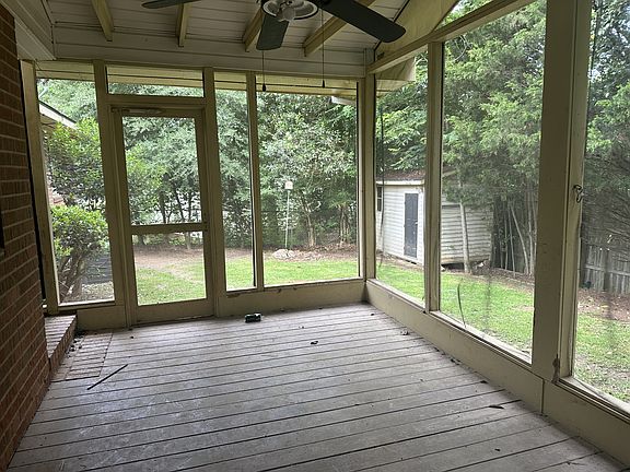 5th image of 60 Oak Ave