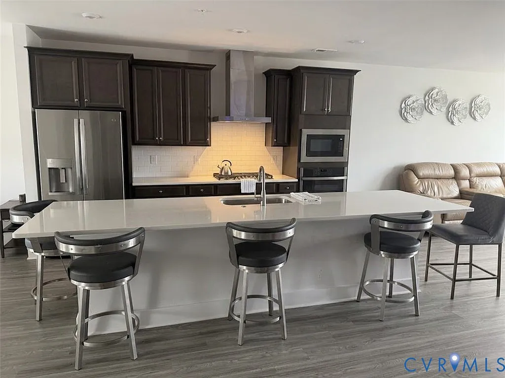 3 bed, 2.5 bath, 2451 sqft, $2,700 — Photo 3