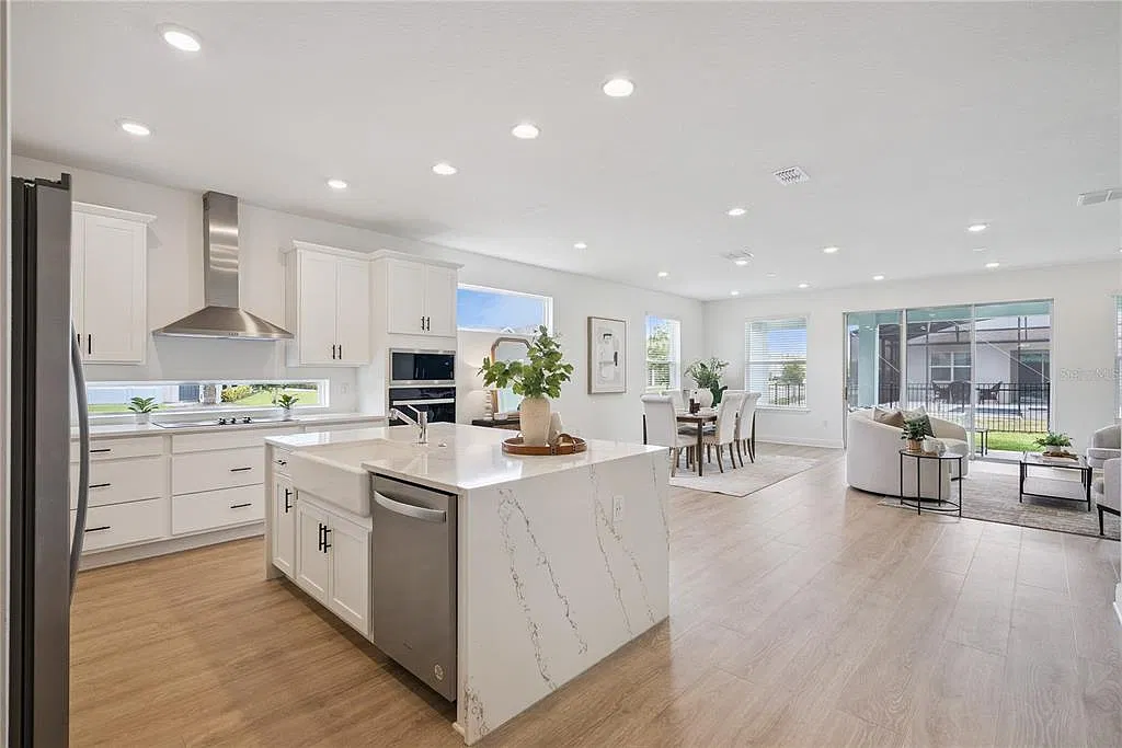 3 bed, 2.0 bath, 2179 sqft, $3,200 — Photo 4