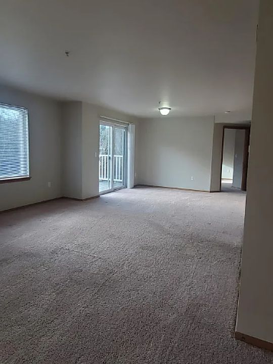 1st image of 215 23rd Ave SW #95