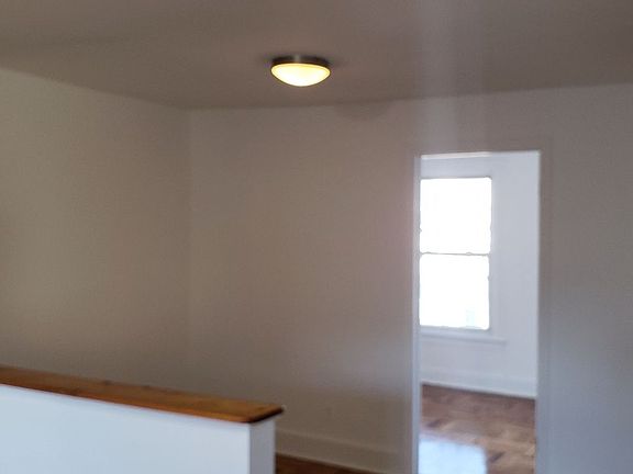 4th image of 70 Maujer St Floor 3
