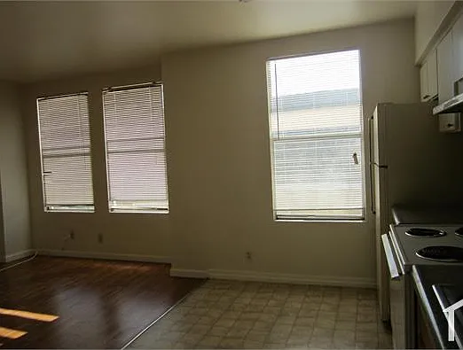 3 bed, 1000 sqft, $2,750 — Photo 4