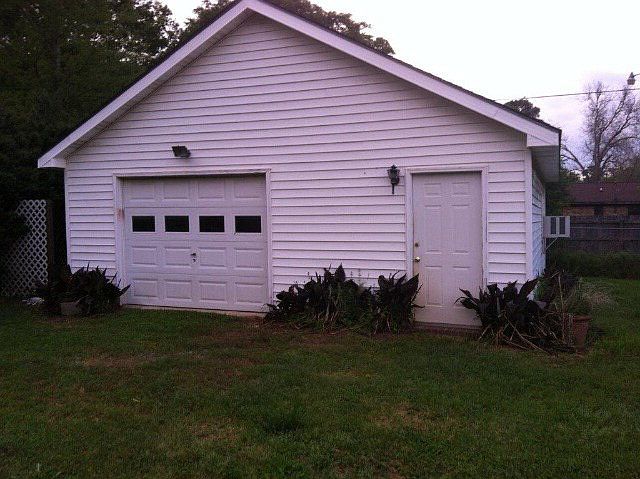2nd image of 302 W Jefferson St