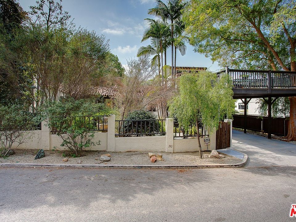 1st image of 2718 Westshire Dr