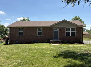 1513 Ridgewood Ct E, Gallatin, TN 37066
