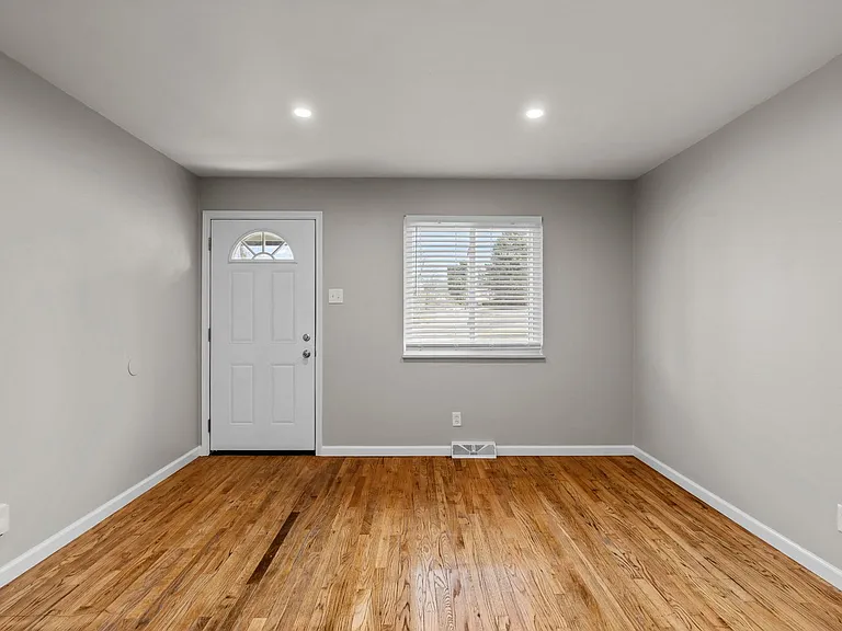 945 Ohlman Ave — Photo 18