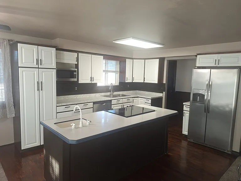 213 Sharon Ave E — Photo 22