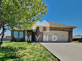 5716 S Vicksburg Battle Ct, Battlefield, MO 65619