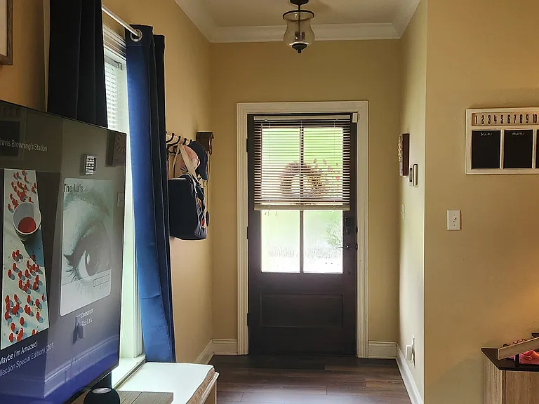 858 Linlen Ave — Photo 4