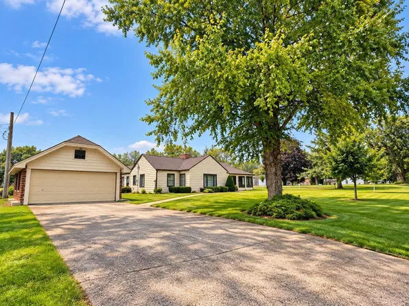 109 N 4th St, Mallard, IA 50562
