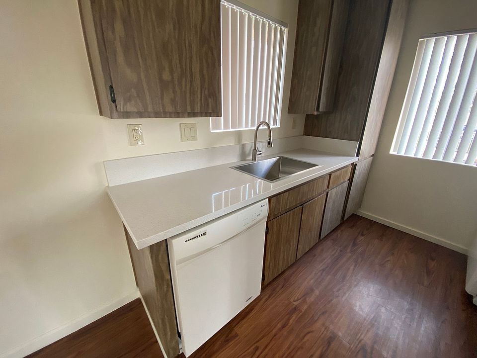 1st image of 1403 F Ave APT 5