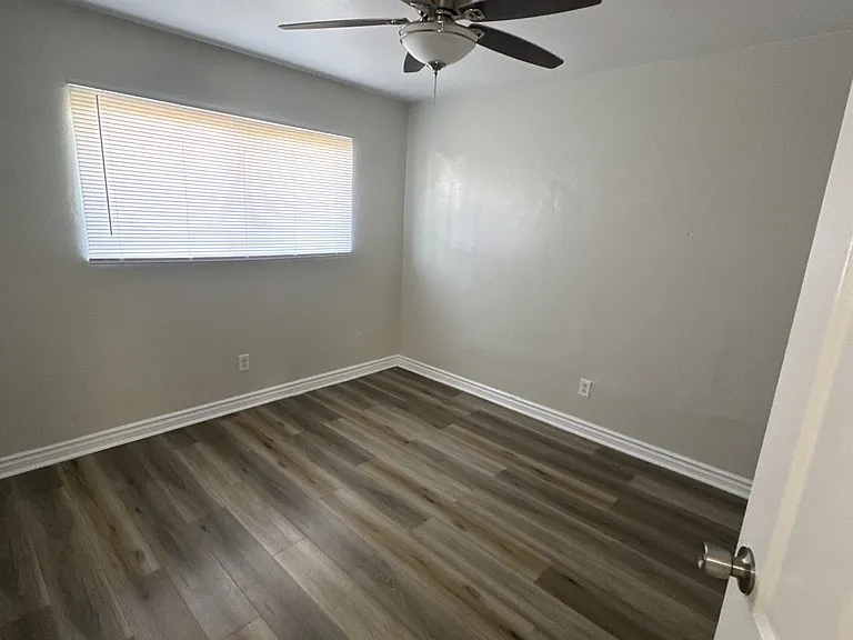 1195 Valencia Ave #A — Photo 2