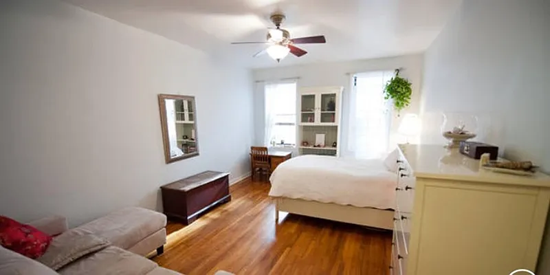 Rented by Curzon Real Estate | media 44