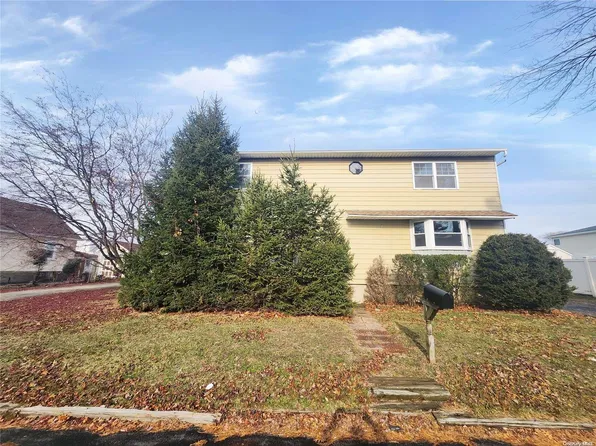 161 Peconic Avenue, West Babylon, NY 11704