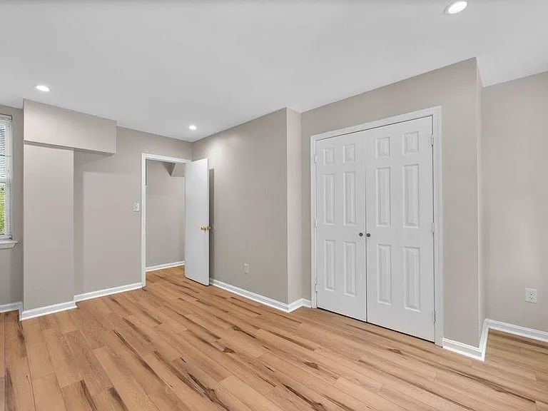 2042 E Fayette St — Photo 13