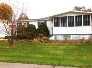 31 Oakview Dr, Beaver Falls, PA 15010