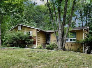 3 Wendover Ln, Suffern, NY 10901