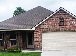 218 Wisteria Bend Cir, Carencro, LA 70520