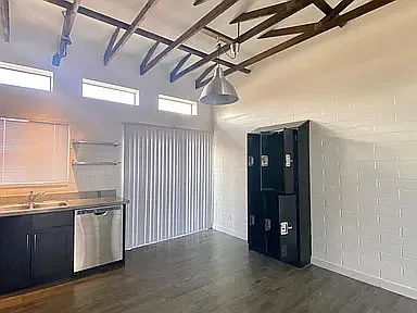1114 E Adams St #2-4 — Photo 8