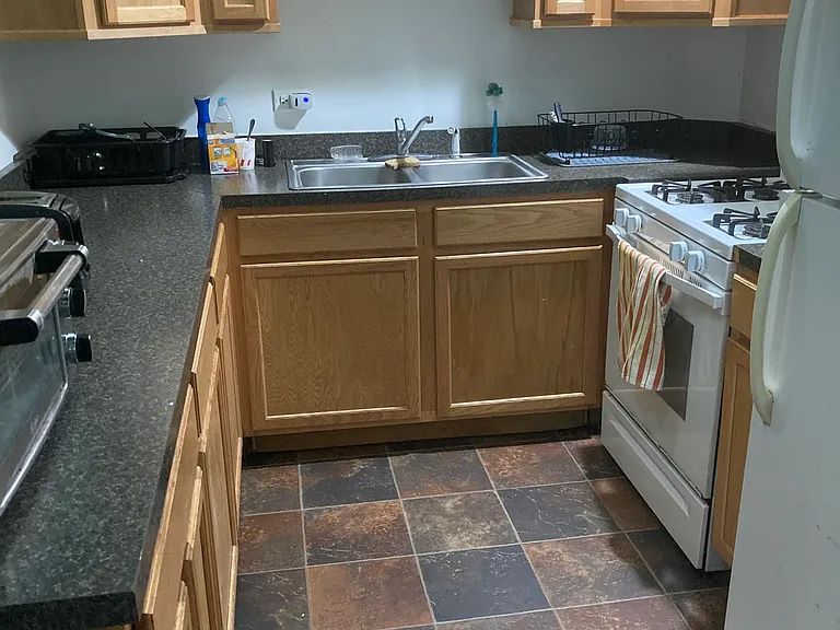 524 Nob Hill Cir — Photo 2