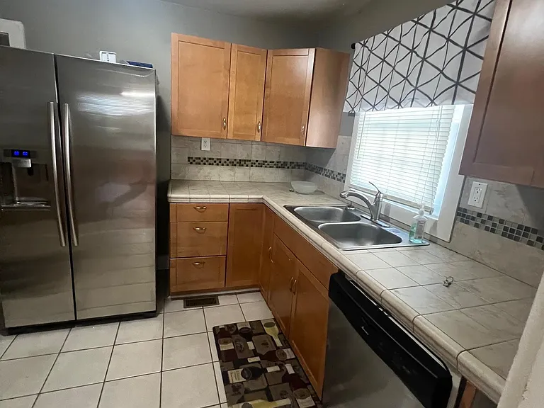 1114 Stevens Ave NE — Photo 7
