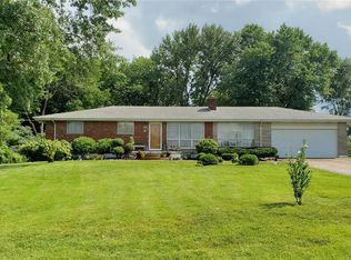 590 Magoffin Rd, Saint Louis, MO 63129