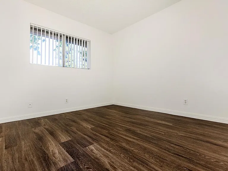 Woodglen Apartment Homes — Photo 52